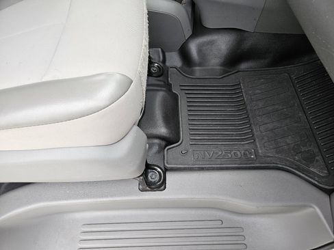 Used 2019 Nissan NV 2500 SV image 27