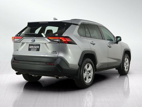 Used 2021 Toyota RAV4 XLE w/ XLE Grade Weather Package AWD/4WD image 5
