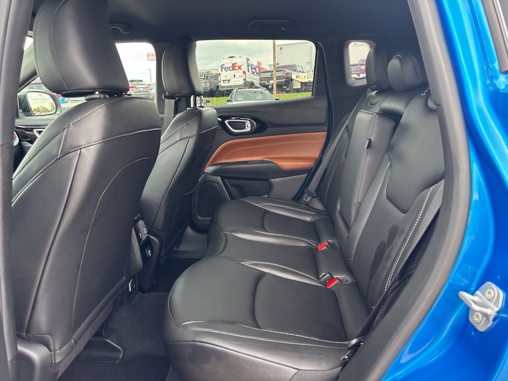 Used 2025 Jeep Compass Limited AWD/4WD image 19