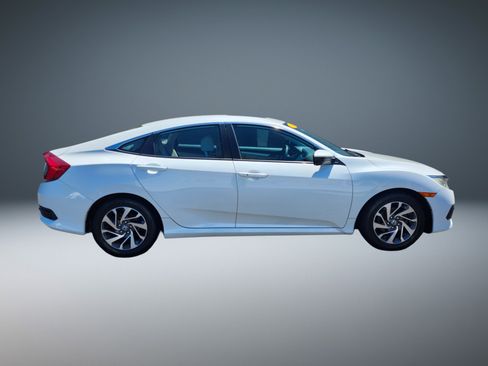Used 2016 Honda Civic EX image 2