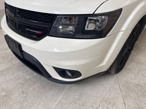 Used 2019 Dodge Journey SE w/ Connectivity Group FWD image 12
