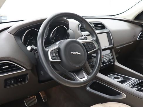 Used 2019 Jaguar F-PACE Prestige AWD/4WD image 18