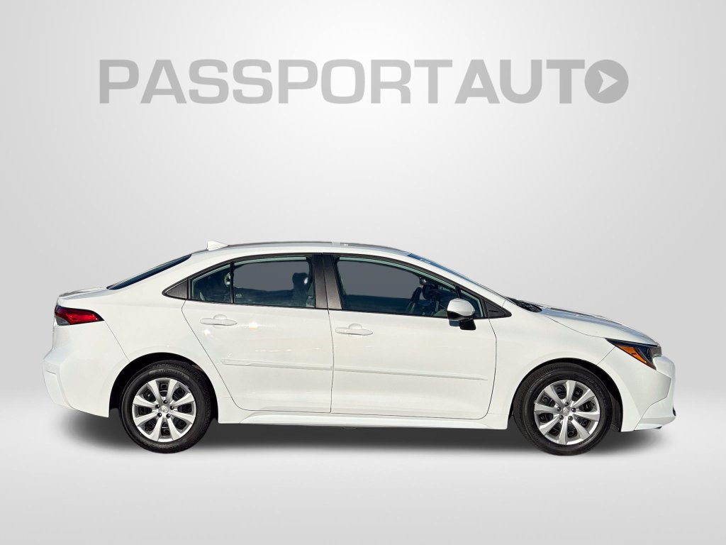 Used 2025 Toyota Corolla LE FWD image 9