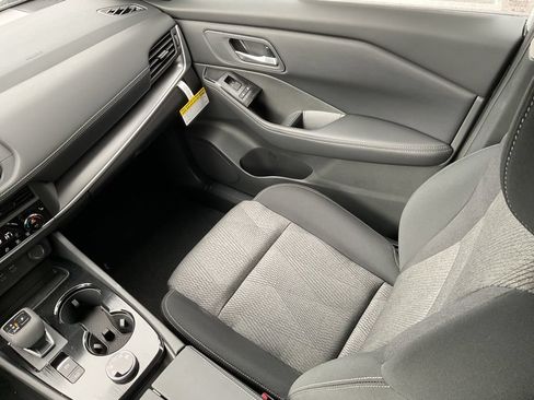 New 2026 Nissan Rogue SV w/ Cold Weather Package AWD/4WD image 17