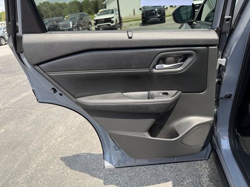 Used 2026 Nissan Rogue SV w/ SV Premium Package AWD/4WD image 18