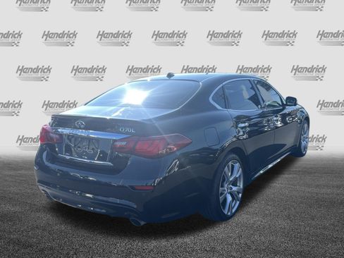 Used 2017 INFINITI Q70 L 3.7 w/ Deluxe Touring Package RWD image 10