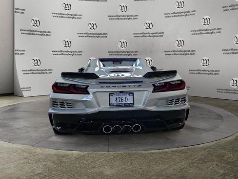 Used 2024 Chevrolet Corvette Z06 RWD image 4