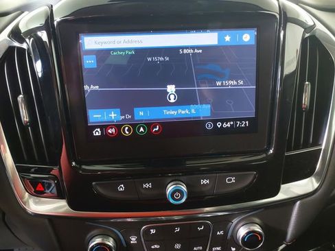 Used 2020 Chevrolet Traverse LT w/ LT Premium Package FWD image 21