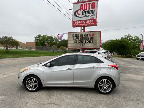 Used 2013 Hyundai Elantra GT FWD image 8