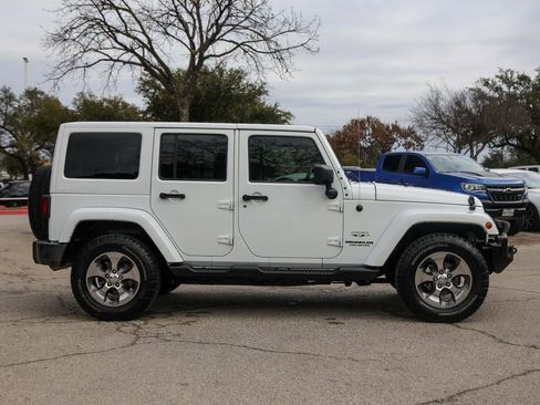 Used 2016 Jeep Wrangler Unlimited Sahara w/ Connectivity Group image 5