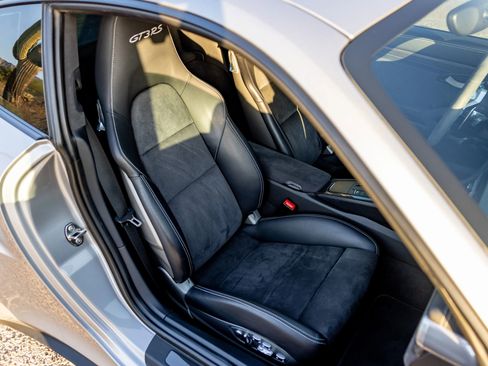 Used 2016 Porsche 911 GT3 RS image 18