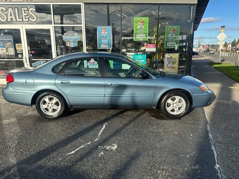 Used 2005 Ford Taurus SE image 4