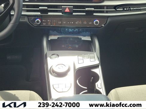 New 2026 Kia Sportage LX FWD image 19