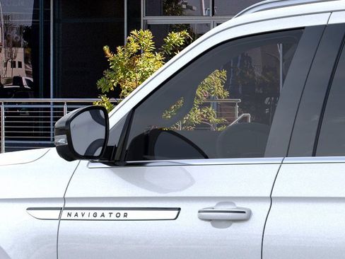 New 2025 Lincoln Navigator Reserve image 19