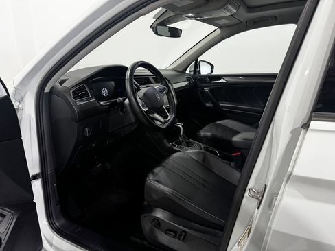 Used 2024 Volkswagen Tiguan SE FWD image 16