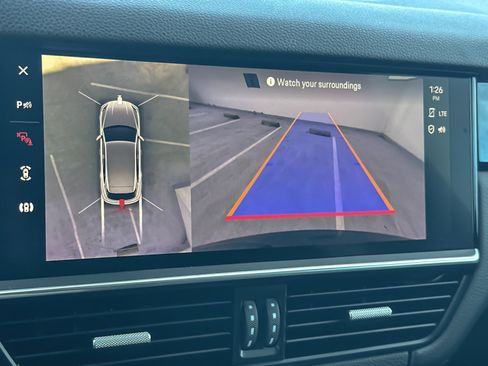 Certified 2023 Porsche Cayenne Platinum Edition image 20