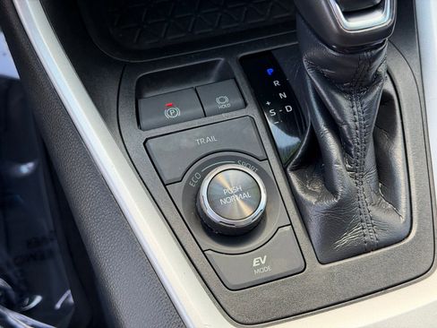 Used 2020 Toyota RAV4 XSE w/ XSE Grade Weather Package image 25