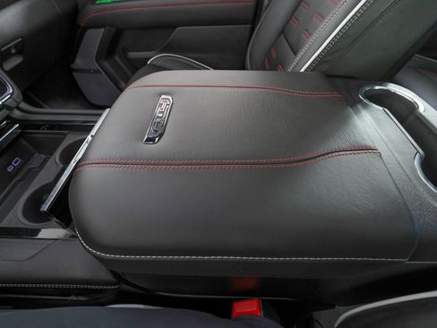 Used 2026 GMC Yukon XL AT4 Ultimate image 32