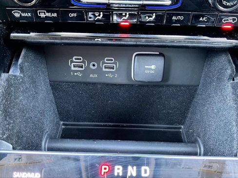 Used 2022 Jeep Grand Cherokee L Limited AWD/4WD image 18