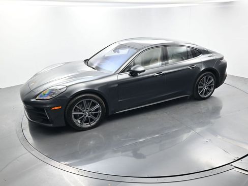 Certified 2025 Porsche Panamera 4 AWD/4WD image 31