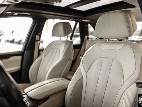 Used 2017 BMW X5 xDrive40e image 9