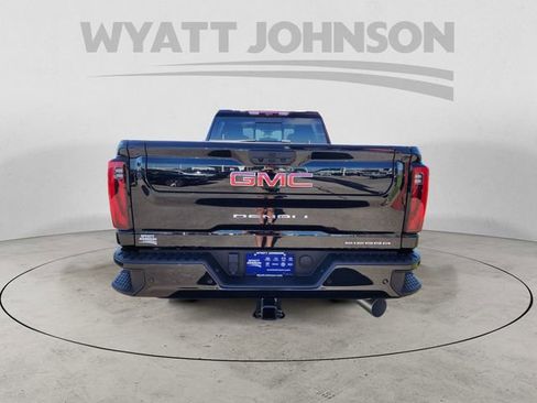 Used 2024 GMC Sierra 2500 Denali w/ Denali Reserve Package AWD/4WD image 4