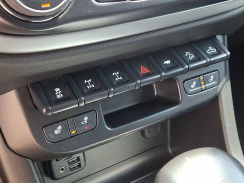 Used 2022 Chevrolet Colorado ZR2 AWD/4WD image 24