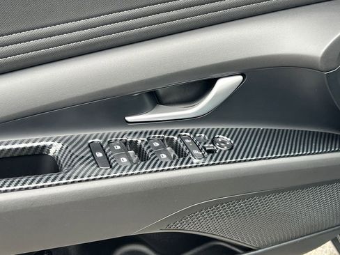 Used 2024 Hyundai Elantra Limited image 20