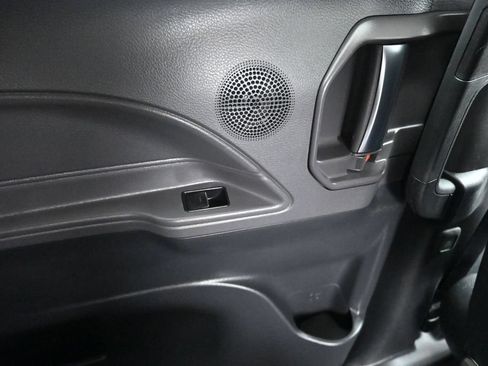 Used 2021 Toyota Sienna XSE FWD image 45