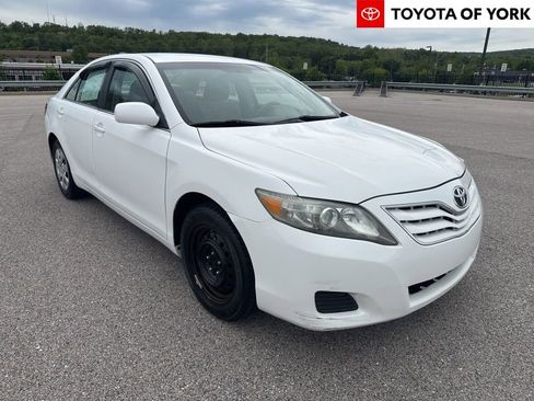 Used 2010 Toyota Camry FWD image 1