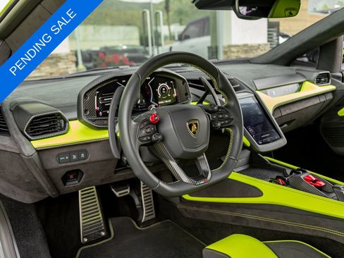 Used 2025 Lamborghini Revuelto AWD/4WD image 21