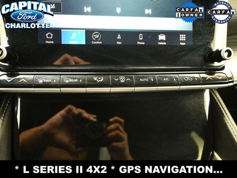 Used 2024 Jeep Wagoneer L Series II RWD image 16