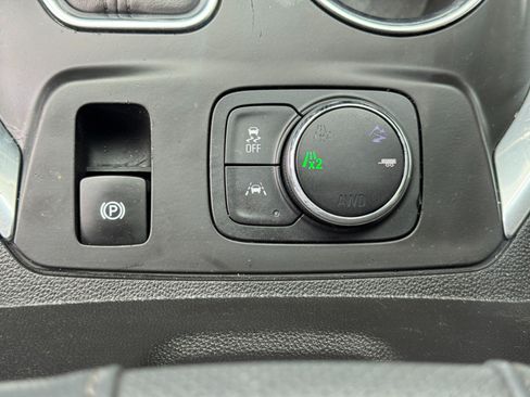 Used 2019 Chevrolet Traverse Premier AWD/4WD image 33