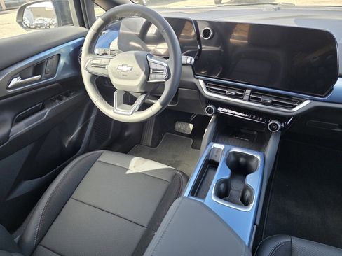 New 2026 Chevrolet Equinox EV LT w/ LPO, Blackout Package image 17