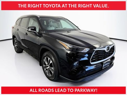 Used 2023 Toyota Highlander XLE AWD/4WD image 1