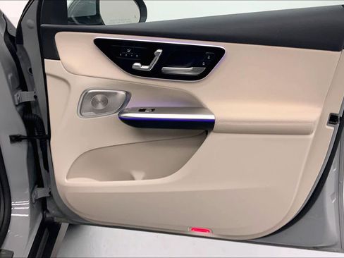 Used 2026 Mercedes-Benz GLC 300 image 10