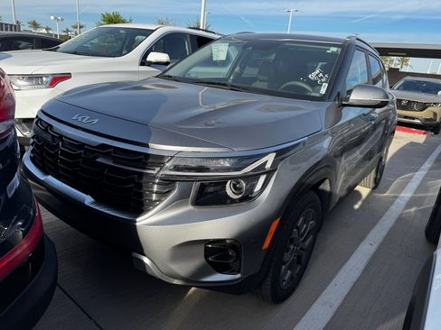 Certified 2024 Kia Seltos S image 2