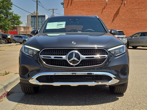 New 2025 Mercedes-Benz GLC 300 image 10