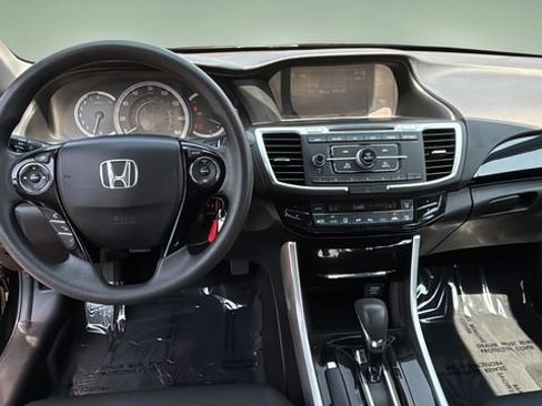 Used 2016 Honda Accord LX image 10