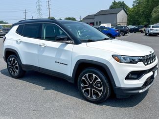Used 2022 Jeep Compass Limited image 1