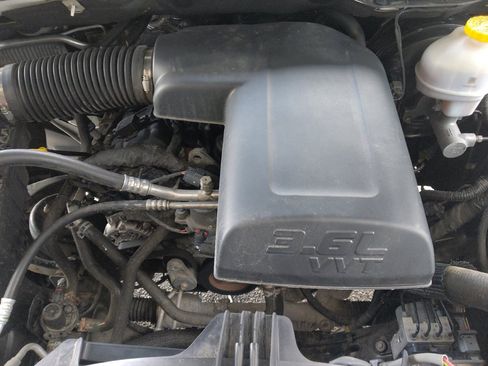 Used 2023 RAM 1500 Classic SLT w/ Trailer & Traction Group AWD/4WD image 30