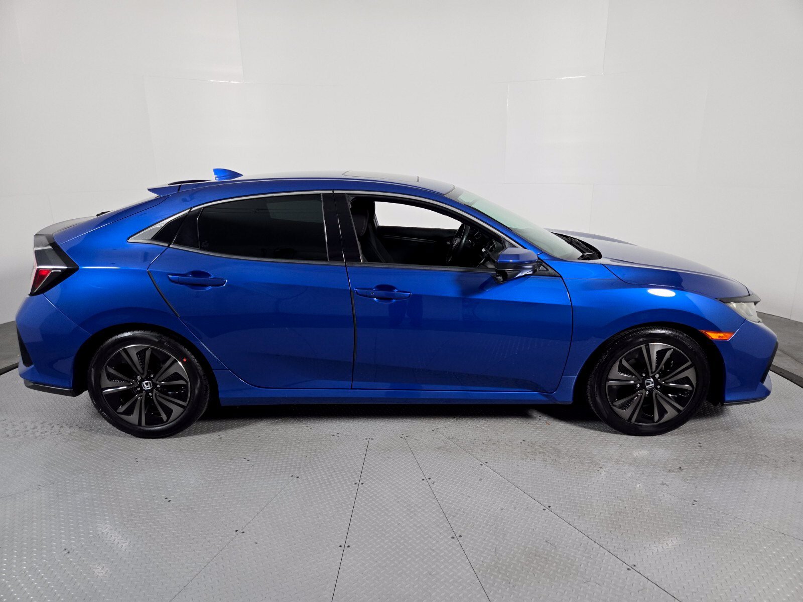 Used 2018 Honda Civic EX image 4