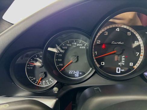 Used 2018 Porsche 911 Turbo image 30