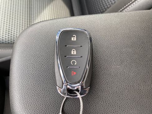 Used 2025 Chevrolet Trax LT w/ LT Convenience Package image 23