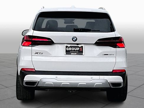Used 2026 BMW X5 xDrive50e w/ Climate Comfort Package image 5
