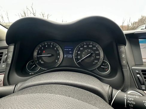 Used 2017 INFINITI Q70 L 3.7 image 10