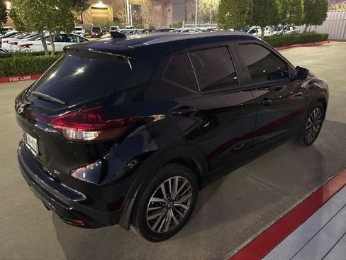 Certified 2024 Nissan Kicks SV image 1