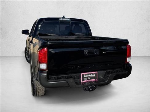 Used 2017 Toyota Tacoma TRD Off-Road w/ Premium & Technology Package image 6