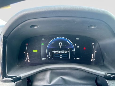 Used 2025 Toyota Camry LE w/ Convenience Package FWD image 18