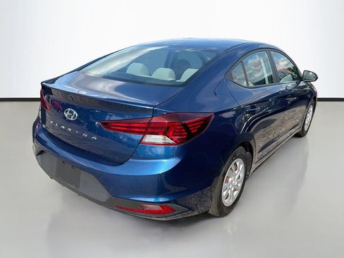 Used 2020 Hyundai Elantra SE FWD image 8